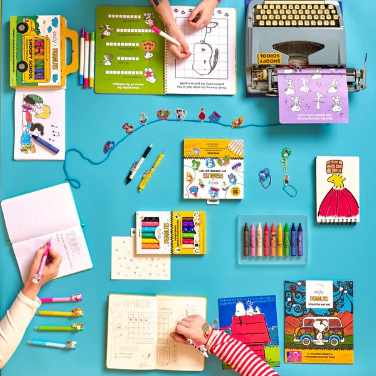 OOLY x Peanuts Snoopy School Coloring Travel Kit